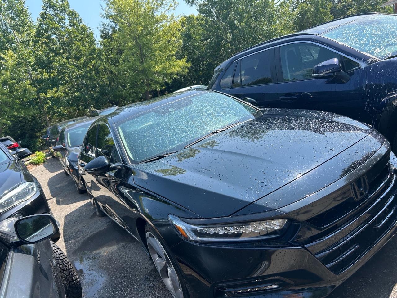 2019 Honda Accord Touring CVT Photo2