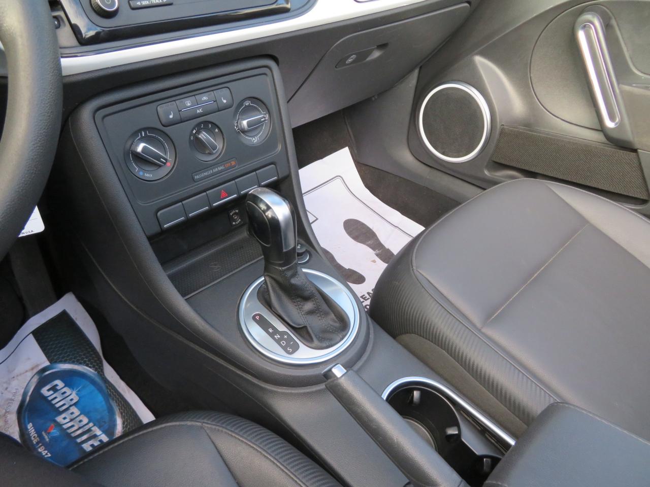 2015 Volkswagen Beetle 2dr Conv 1.8 TSI Auto Trendline+ Photo