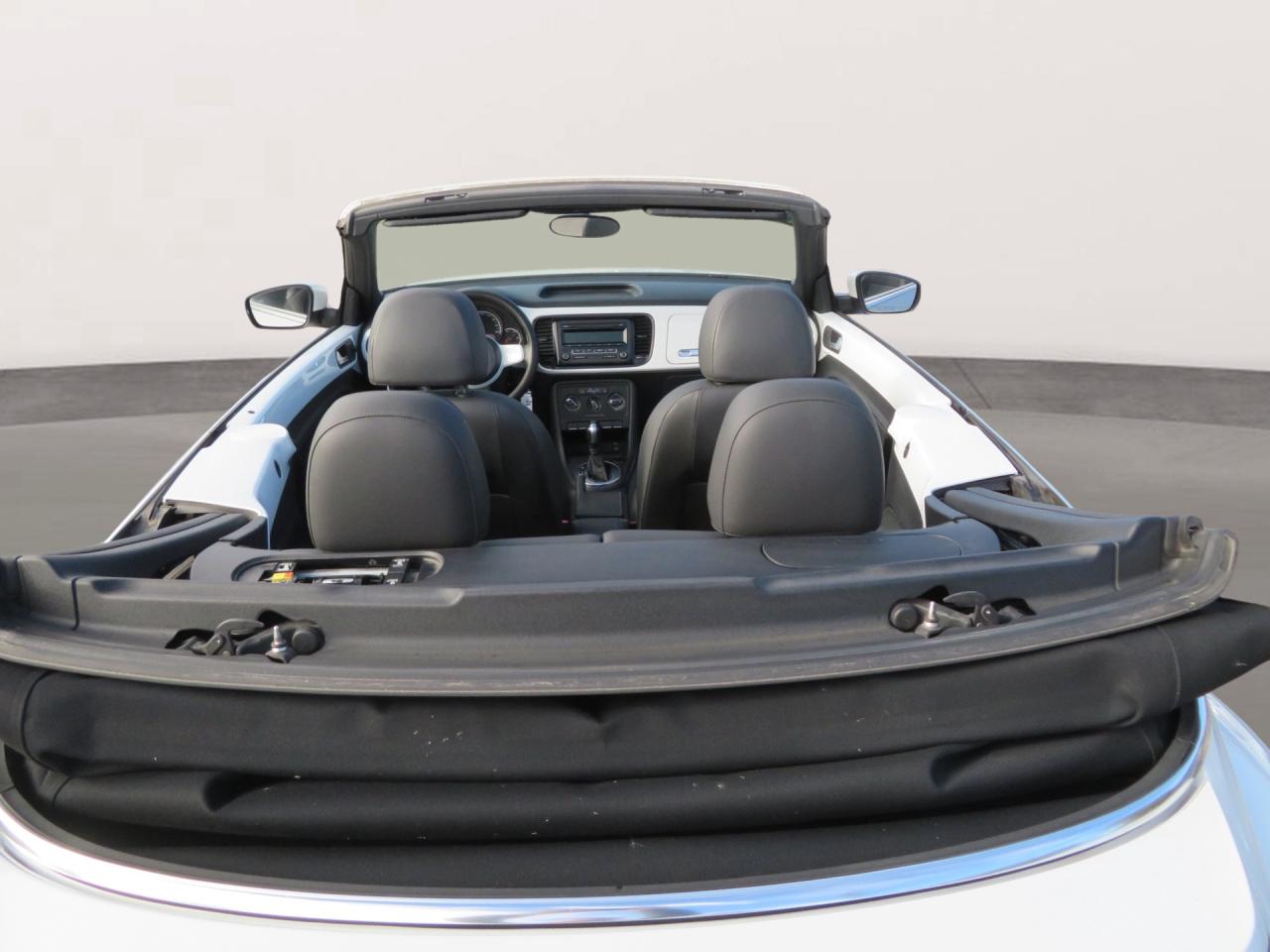 2015 Volkswagen Beetle 2dr Conv 1.8 TSI Auto Trendline+ Photo