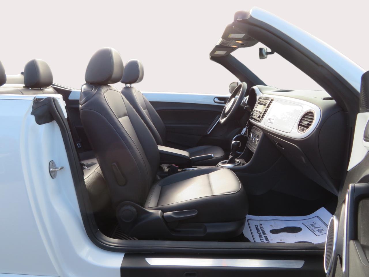 2015 Volkswagen Beetle 2dr Conv 1.8 TSI Auto Trendline+ Photo