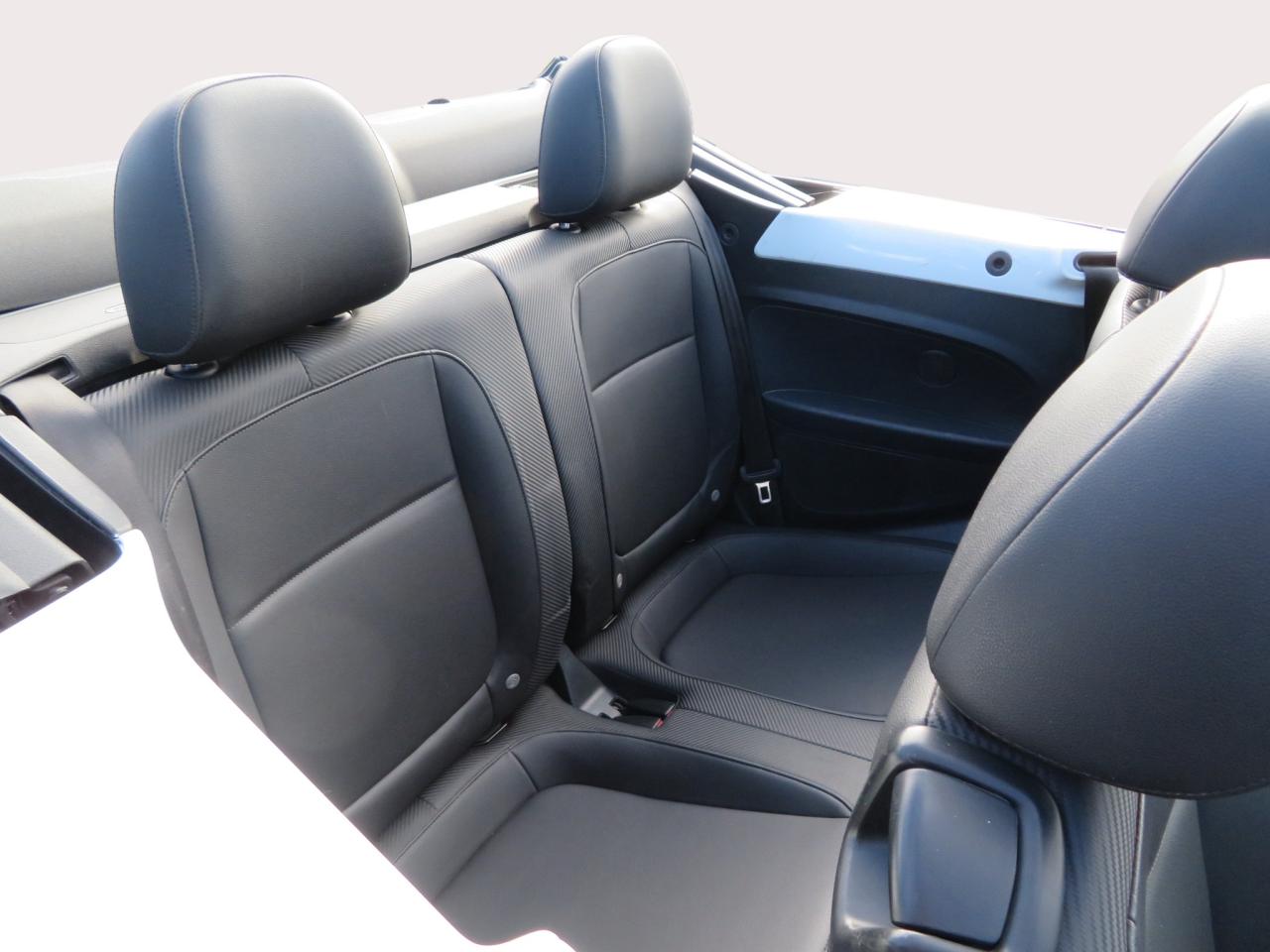 2015 Volkswagen Beetle 2dr Conv 1.8 TSI Auto Trendline+ Photo