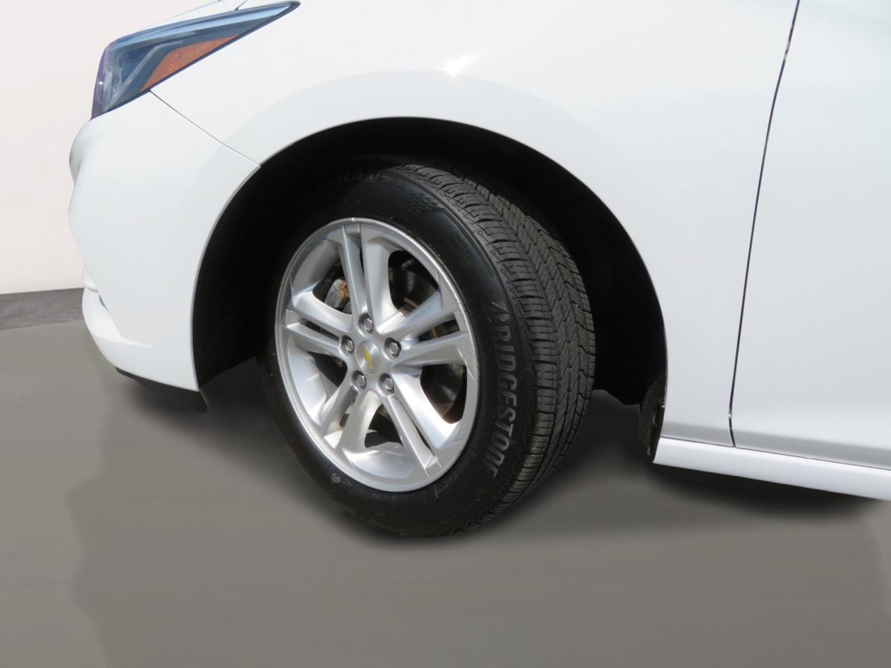 2017 Chevrolet Cruze 4dr Sdn 1.4L LT w/1SD Photo