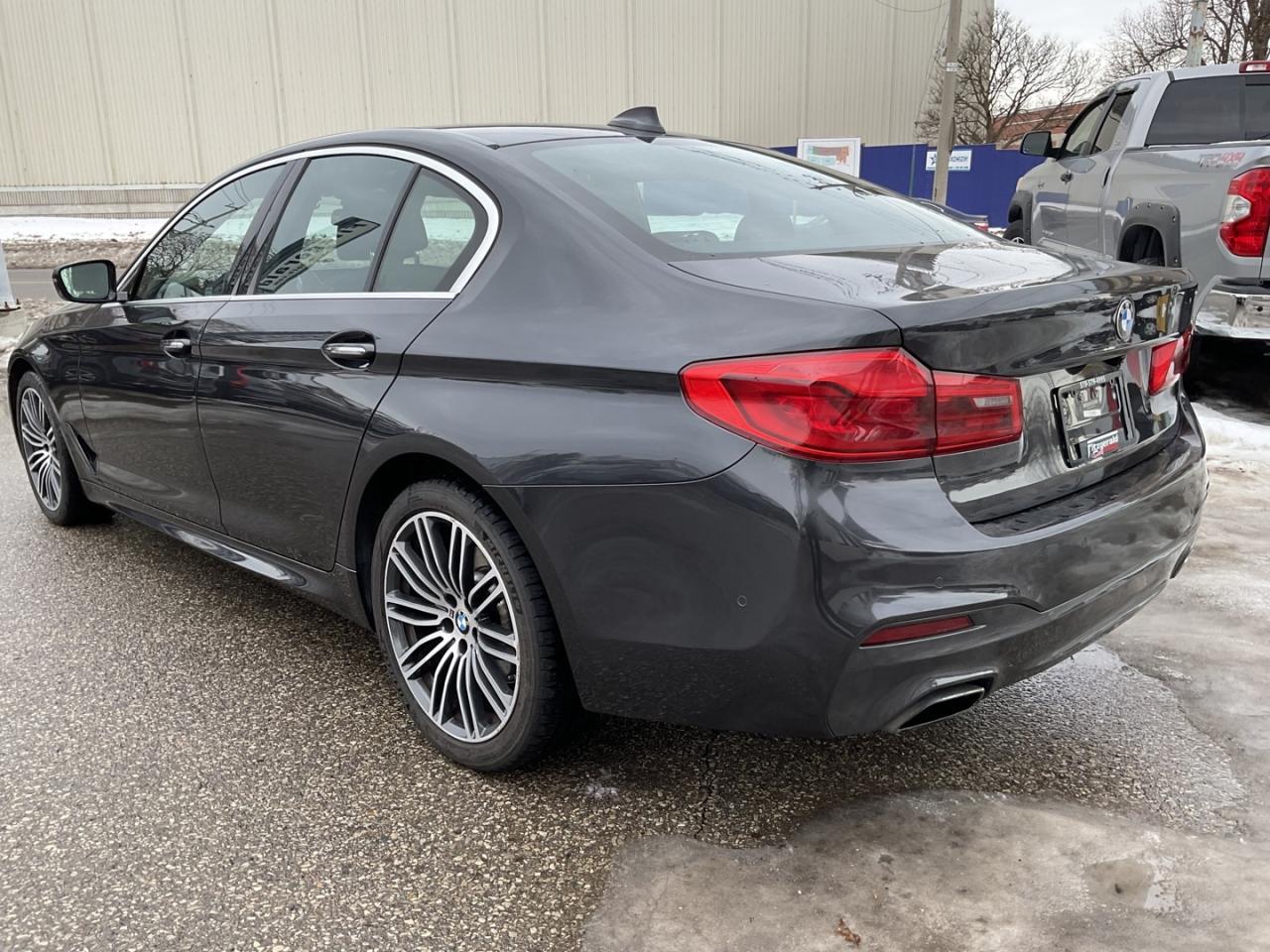 2017 BMW 5 Series 530i xDrive - M-PKG! LTHR! NAV! BACK-UP CAM! HUD! Photo