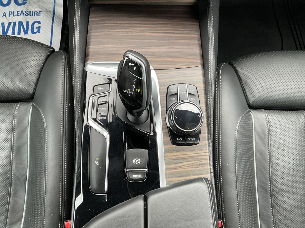 2017 BMW 5 Series 530i xDrive - M-PKG! LTHR! NAV! BACK-UP CAM! HUD! Photo