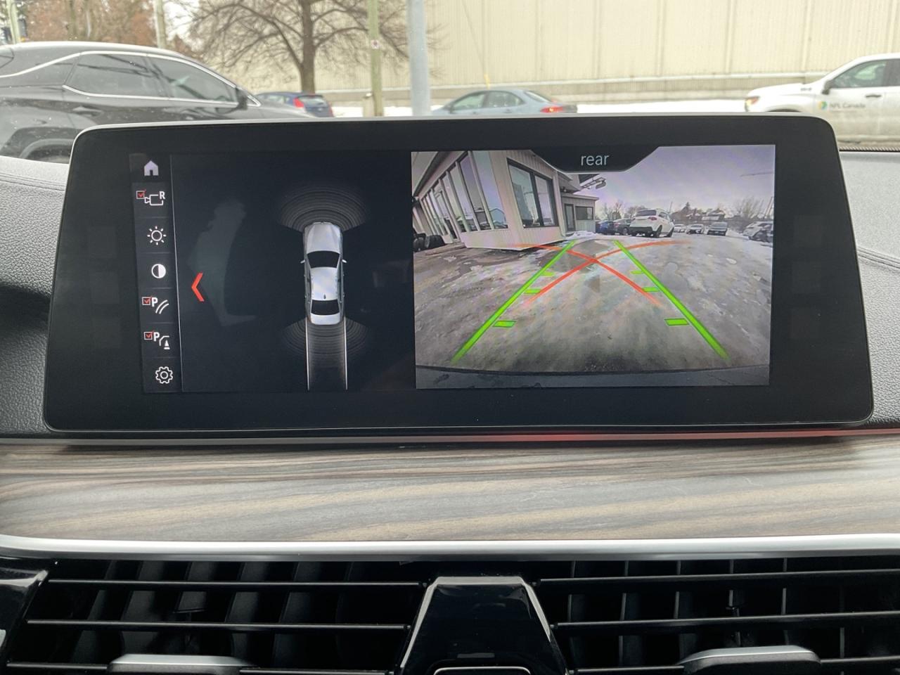 2017 BMW 5 Series 530i xDrive - M-PKG! LTHR! NAV! BACK-UP CAM! HUD! Photo