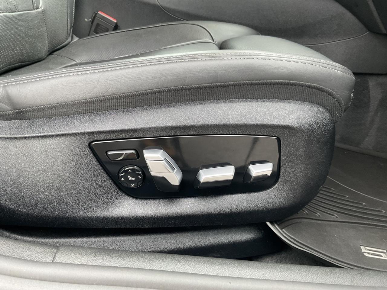 2017 BMW 5 Series 530i xDrive - M-PKG! LTHR! NAV! BACK-UP CAM! HUD! Photo