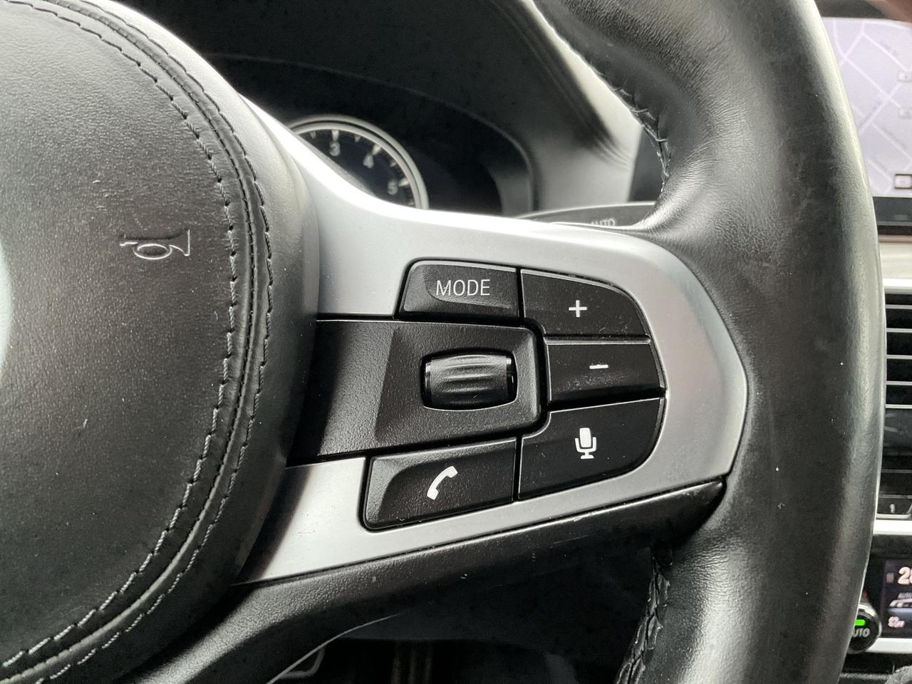 2017 BMW 5 Series 530i xDrive - M-PKG! LTHR! NAV! BACK-UP CAM! HUD! Photo