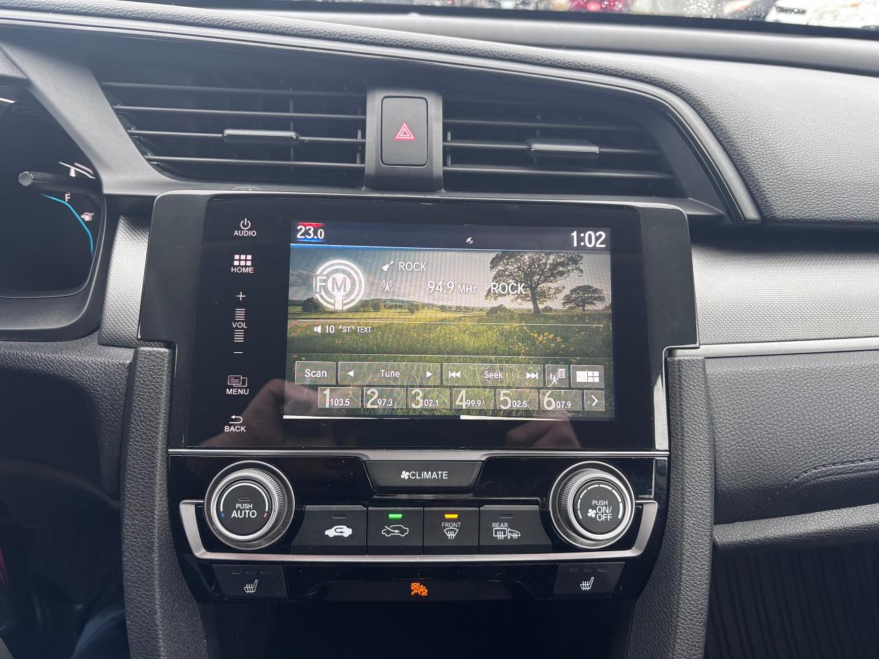 2016 Honda Civic 6 SPD ULTRA LOW KMS! - Photo #20