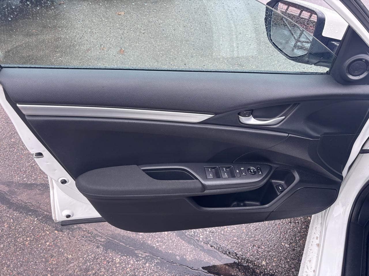 2016 Honda Civic 6 SPD ULTRA LOW KMS! - Photo #15