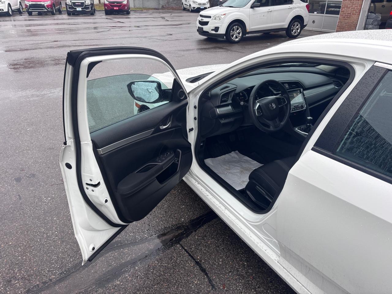 2016 Honda Civic 6 SPD ULTRA LOW KMS! - Photo #14