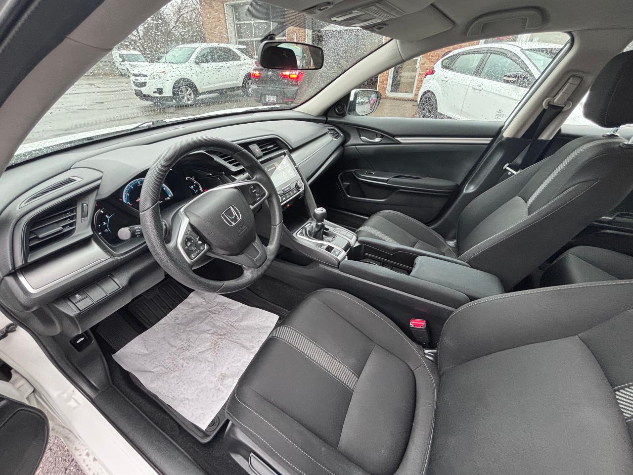 2016 Honda Civic 6 SPD ULTRA LOW KMS! - Photo #16