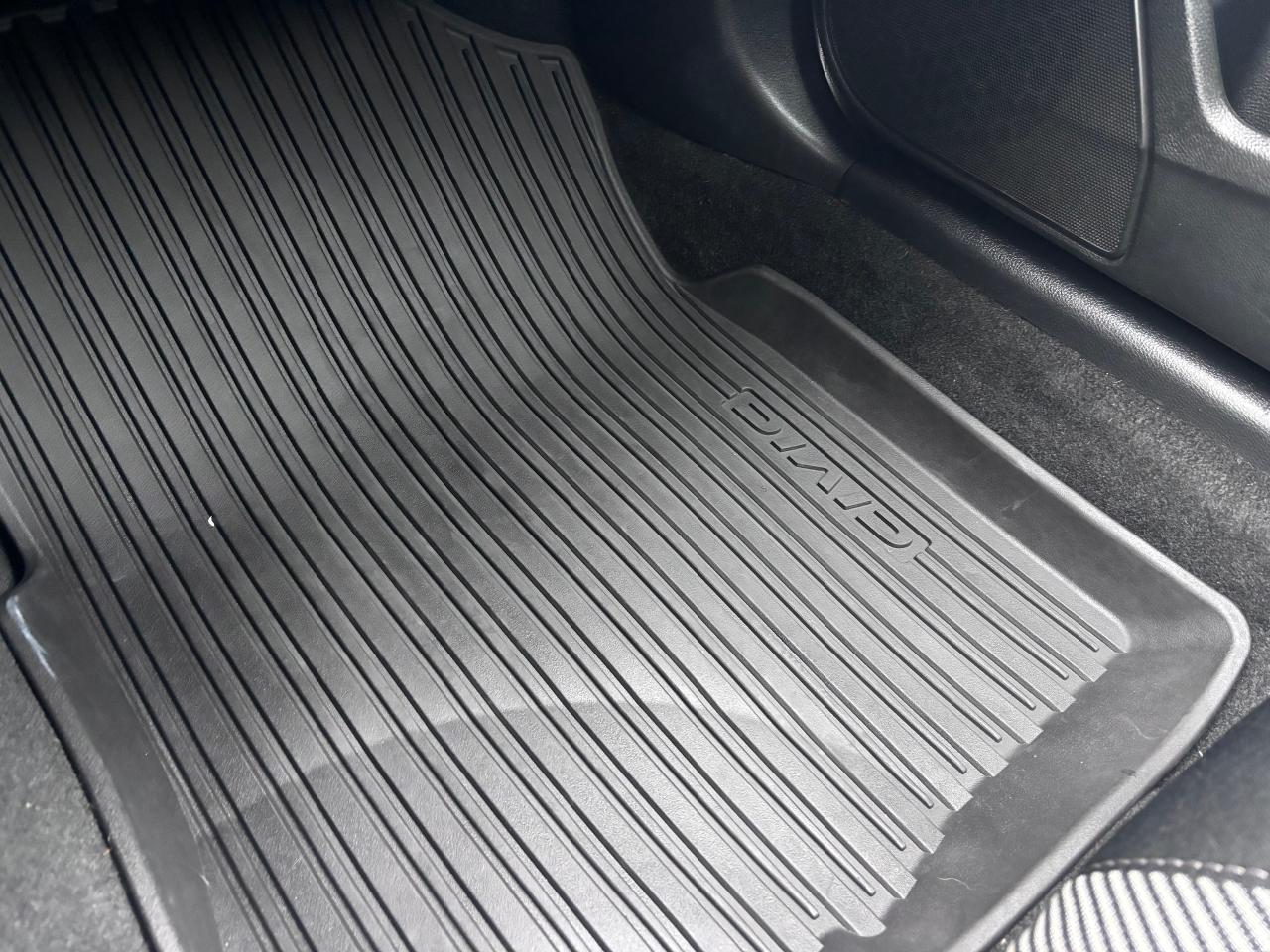 2016 Honda Civic 6 SPD ULTRA LOW KMS! - Photo #26