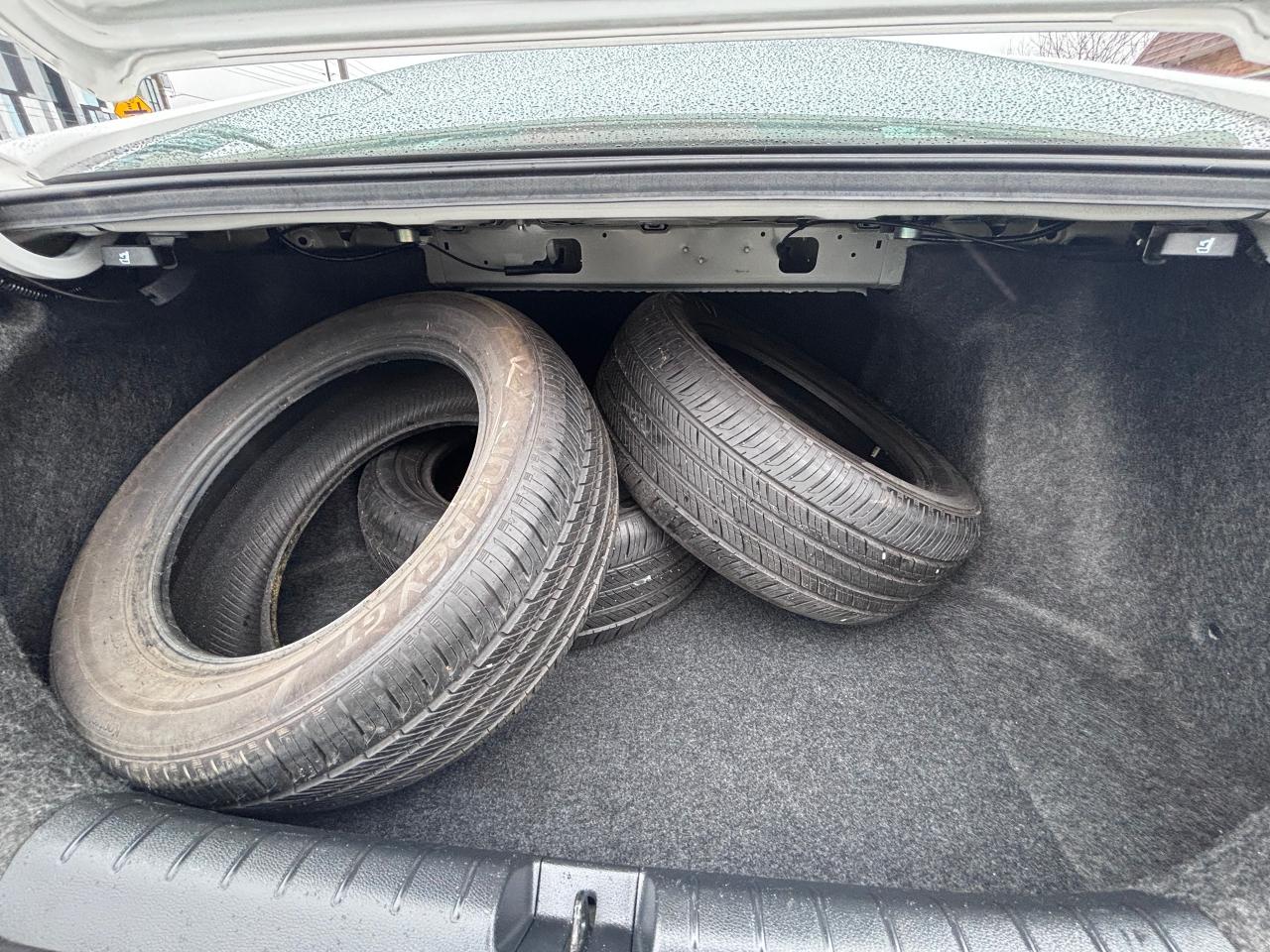 2016 Honda Civic 6 SPD ULTRA LOW KMS! - Photo #11