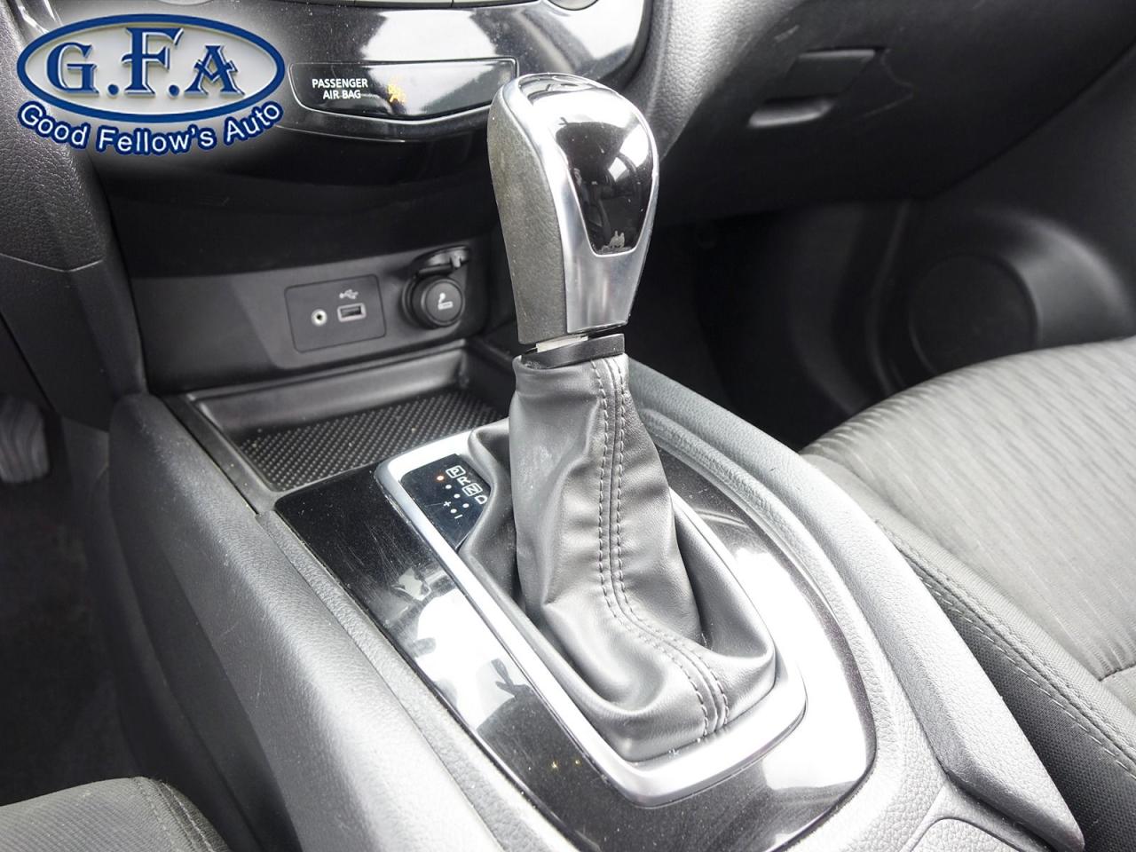 2018 Nissan Rogue S MODEL, FWD, REARVIEW CAMERA, BLUETOOTH Photo