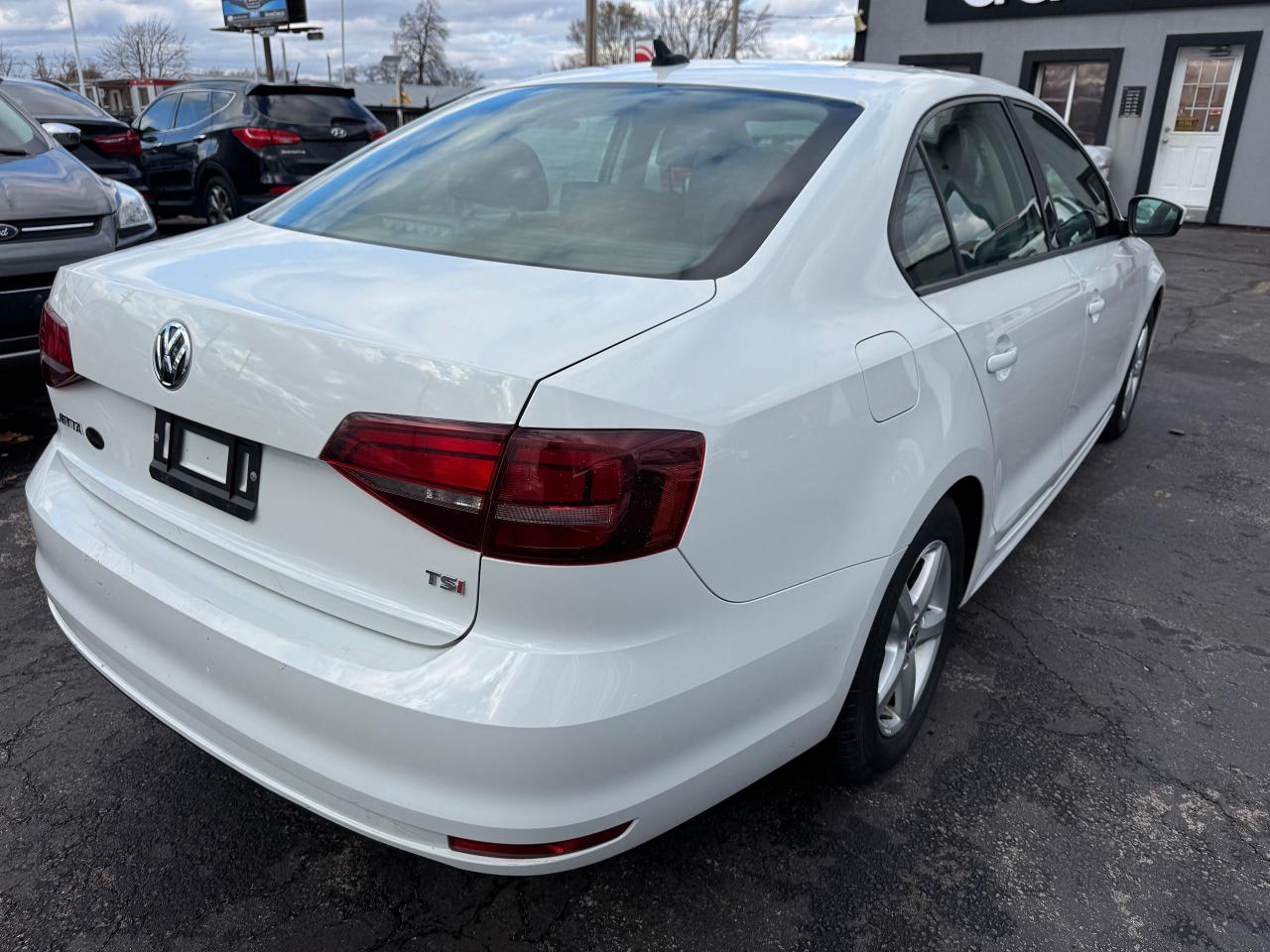 2017 Volkswagen Jetta 1.4 TSI Auto Trendline+ - Photo #5