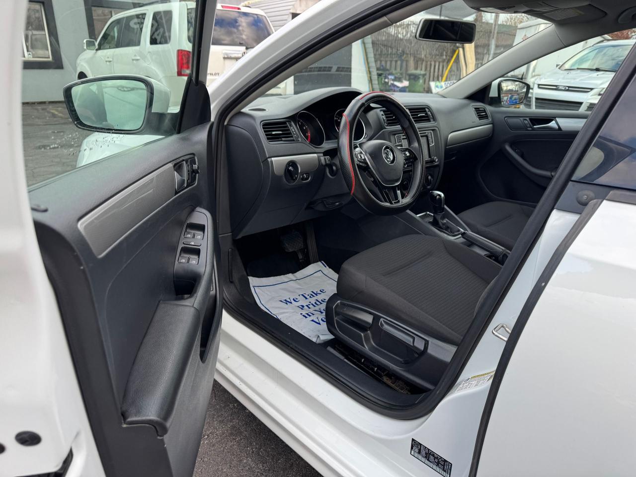 2017 Volkswagen Jetta 1.4 TSI Auto Trendline+ - Photo #9