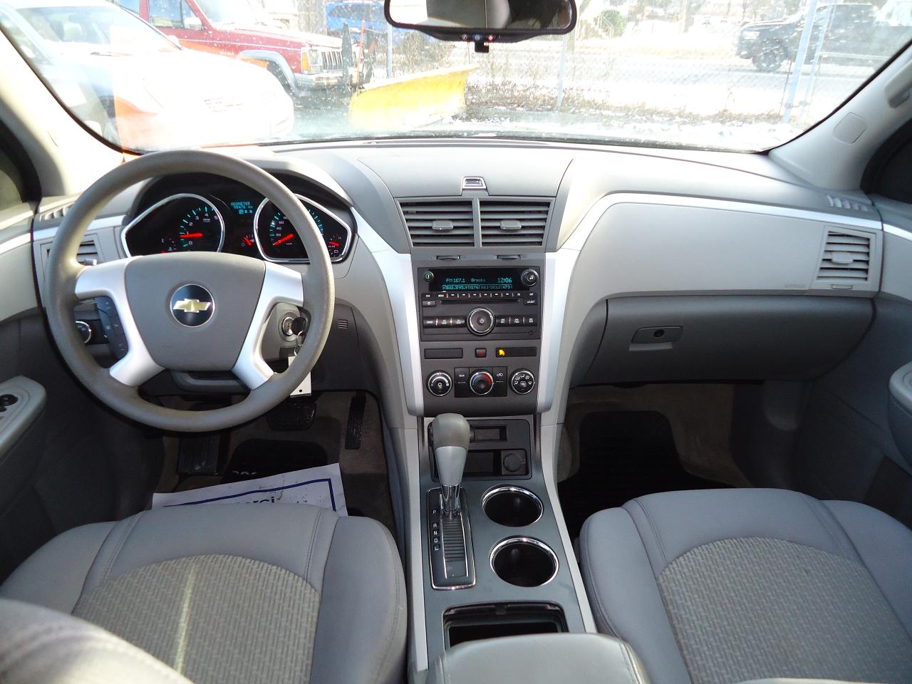 2011 Chevrolet Traverse FWD 4dr LS Photo