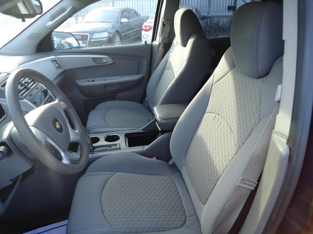 2011 Chevrolet Traverse FWD 4dr LS Photo