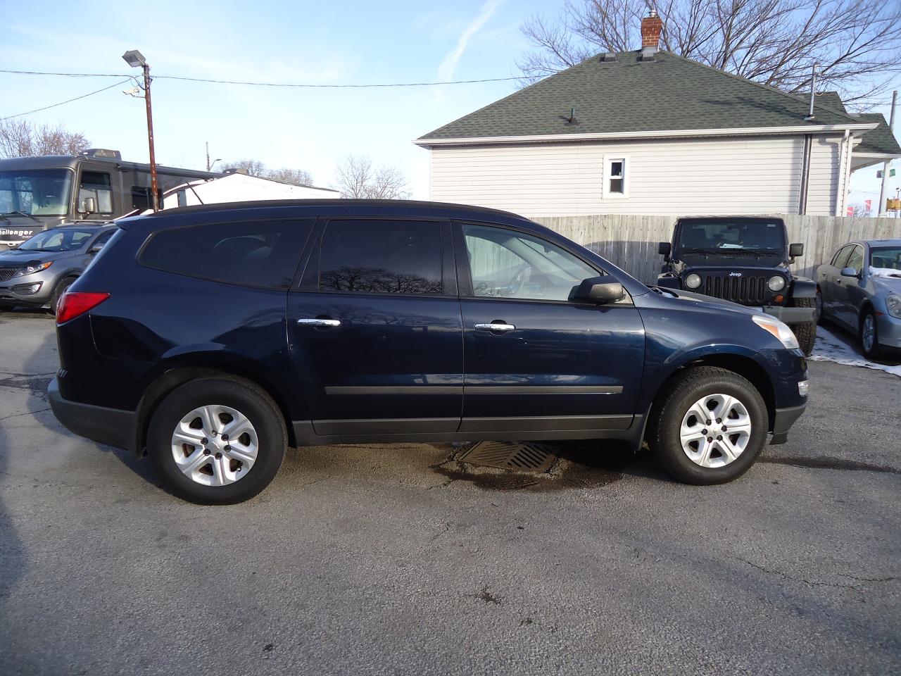 2011 Chevrolet Traverse FWD 4dr LS Photo