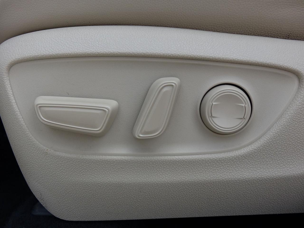 2021 Toyota Highlander XLE MODEL, AWD, 8 PASSENGER, LEATHER SEATS, SUNROO - Photo #9