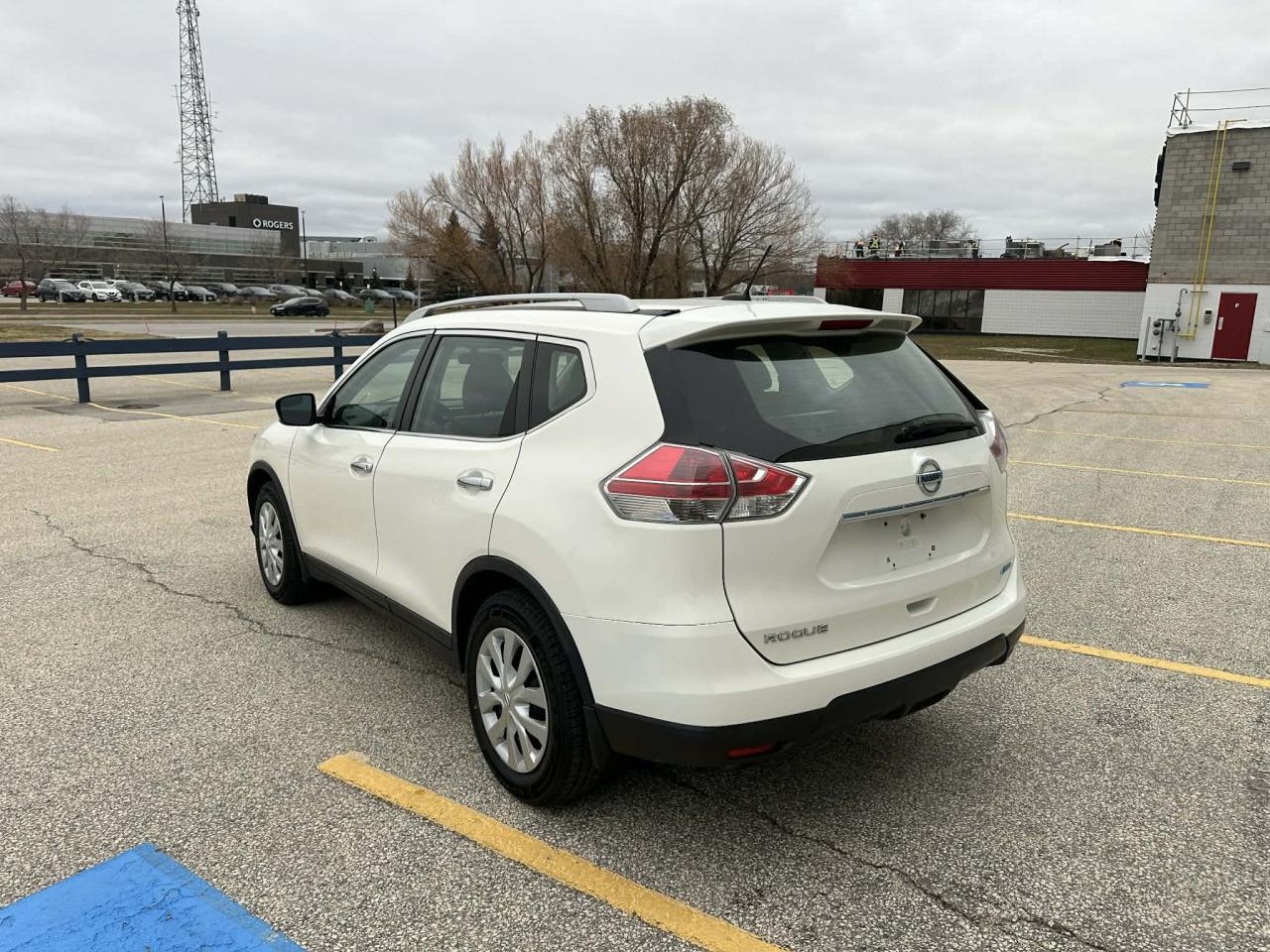 2014 Nissan Rogue S - Photo #9