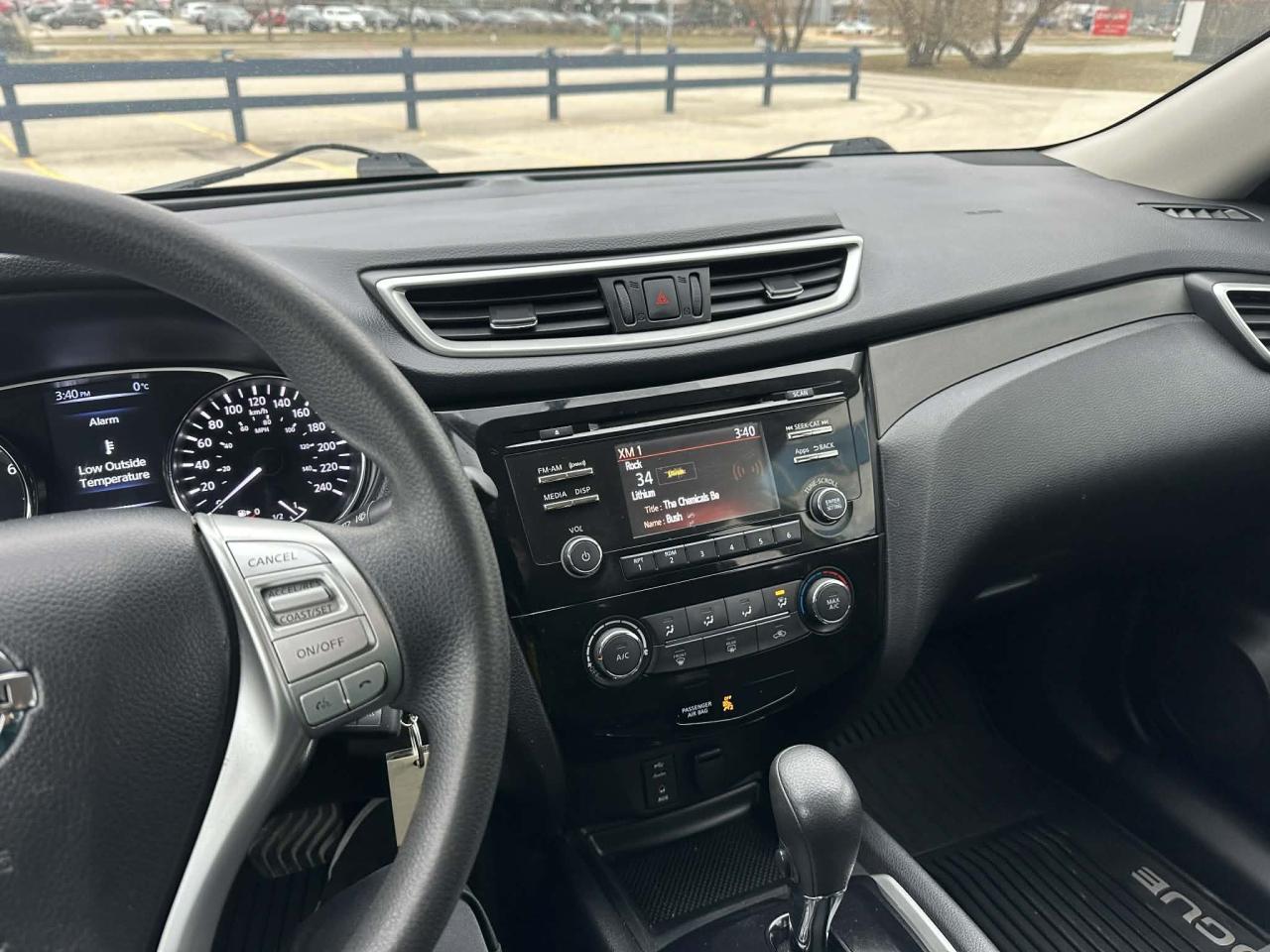 2014 Nissan Rogue S - Photo #12