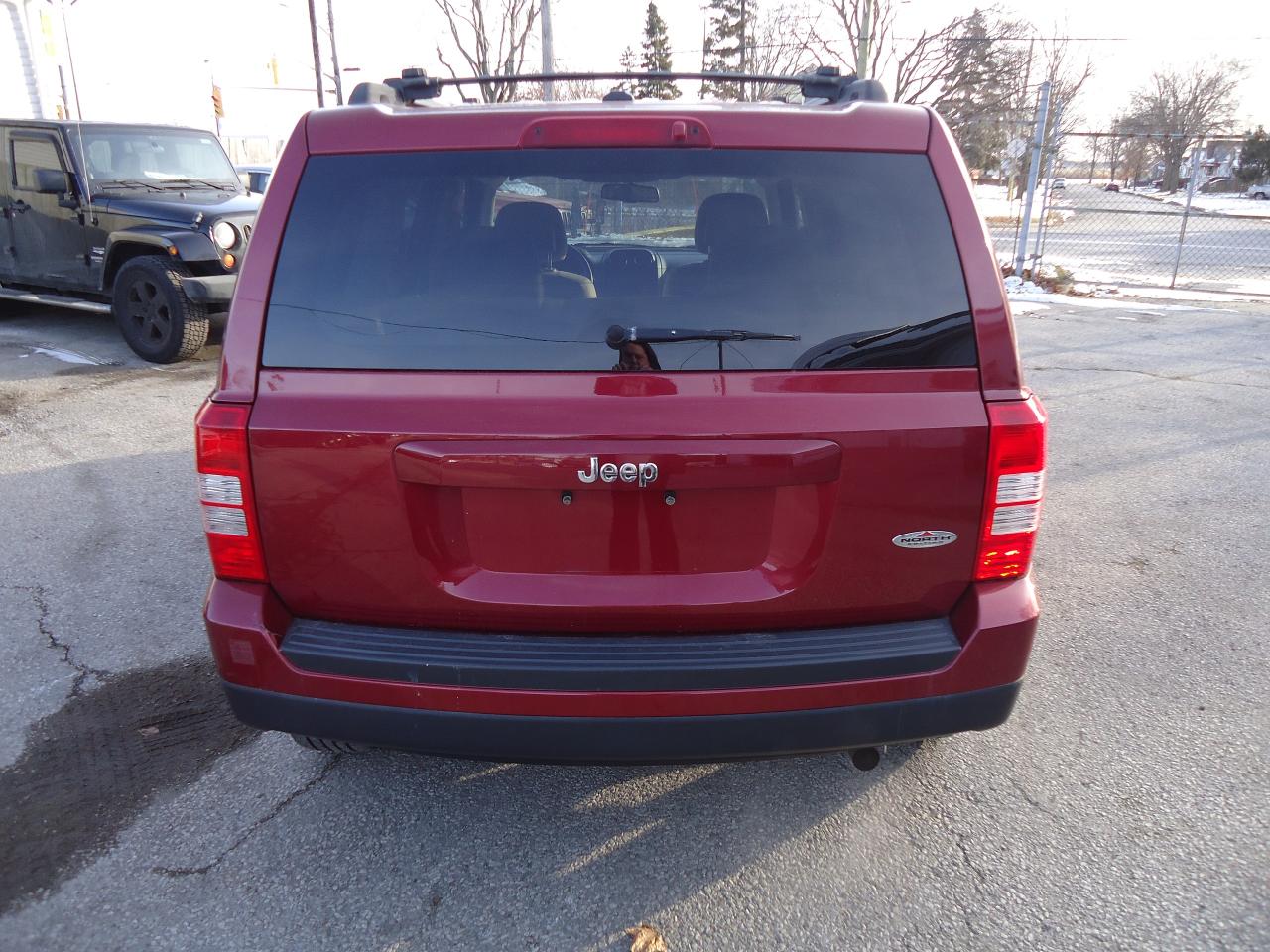2014 Jeep Patriot FWD 4dr North Photo3