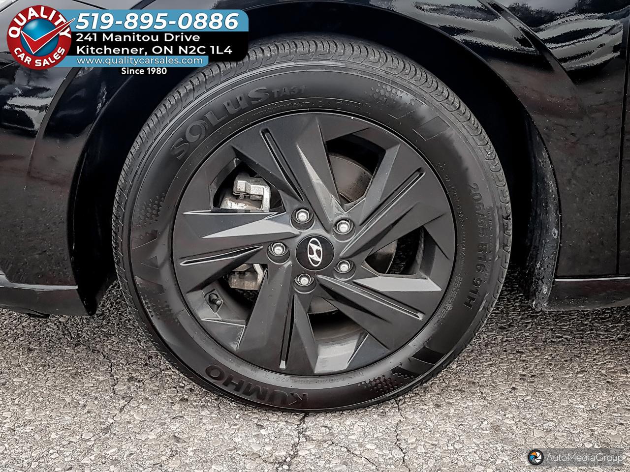 2023 Hyundai Elantra Preferred *HEATED SEATS* Photo