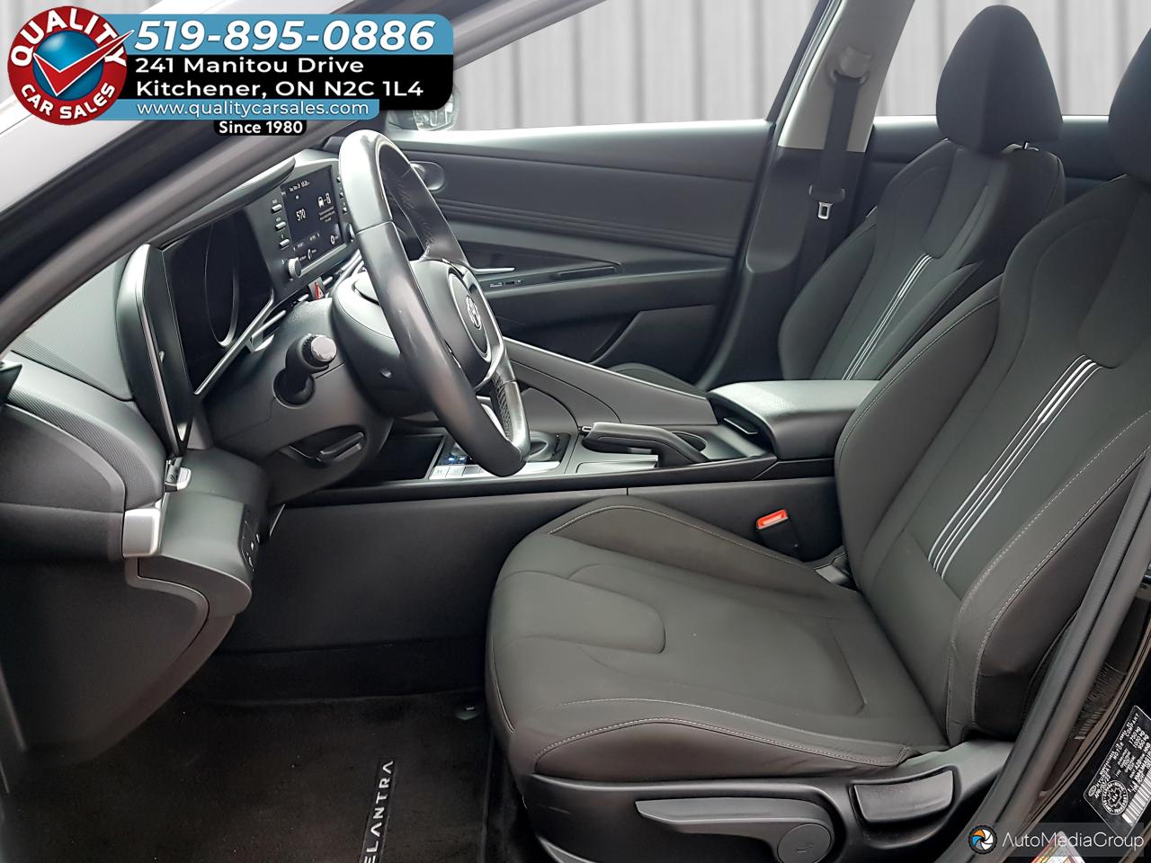 2023 Hyundai Elantra Preferred *HEATED SEATS* Photo