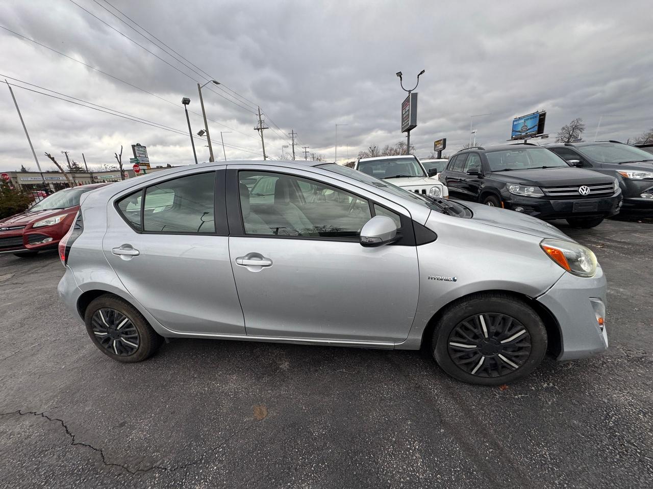 2015 Toyota Prius c Technology Photo3