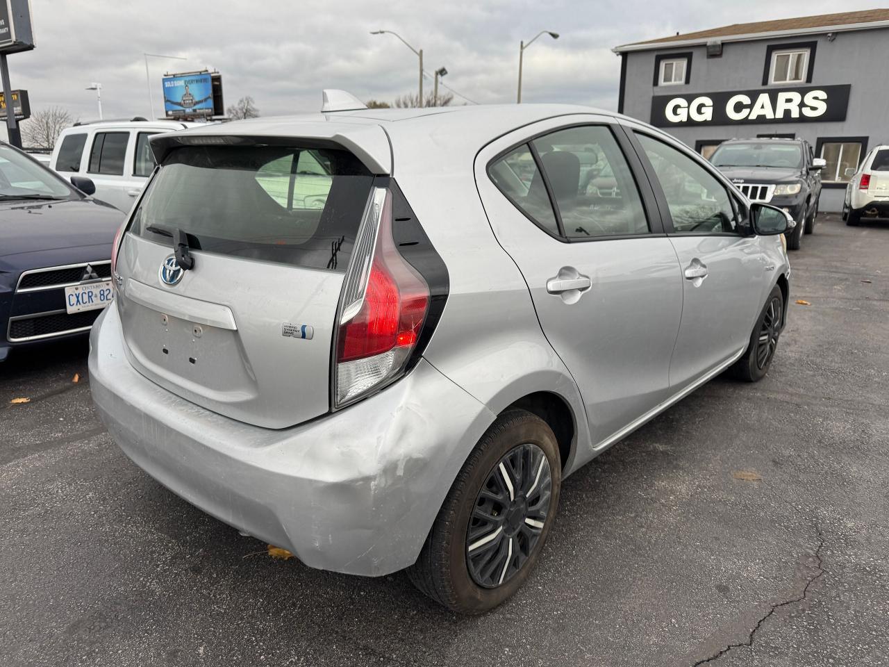 2015 Toyota Prius c Technology - Photo #5