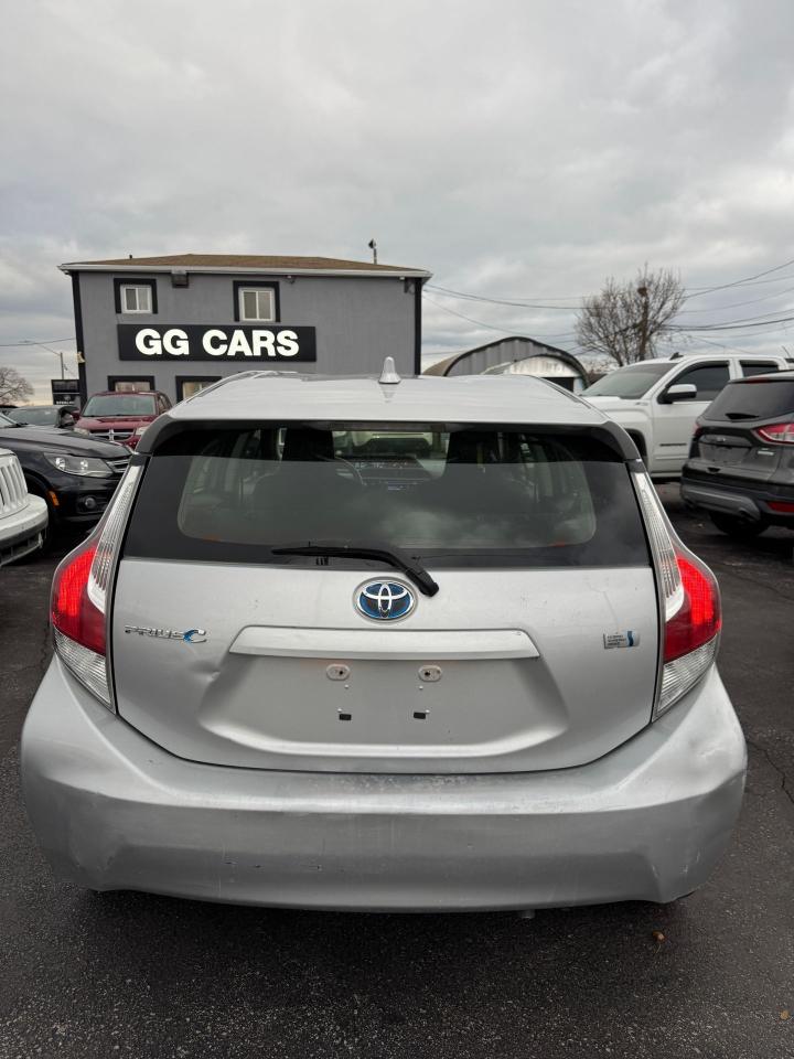 2015 Toyota Prius c Technology - Photo #6