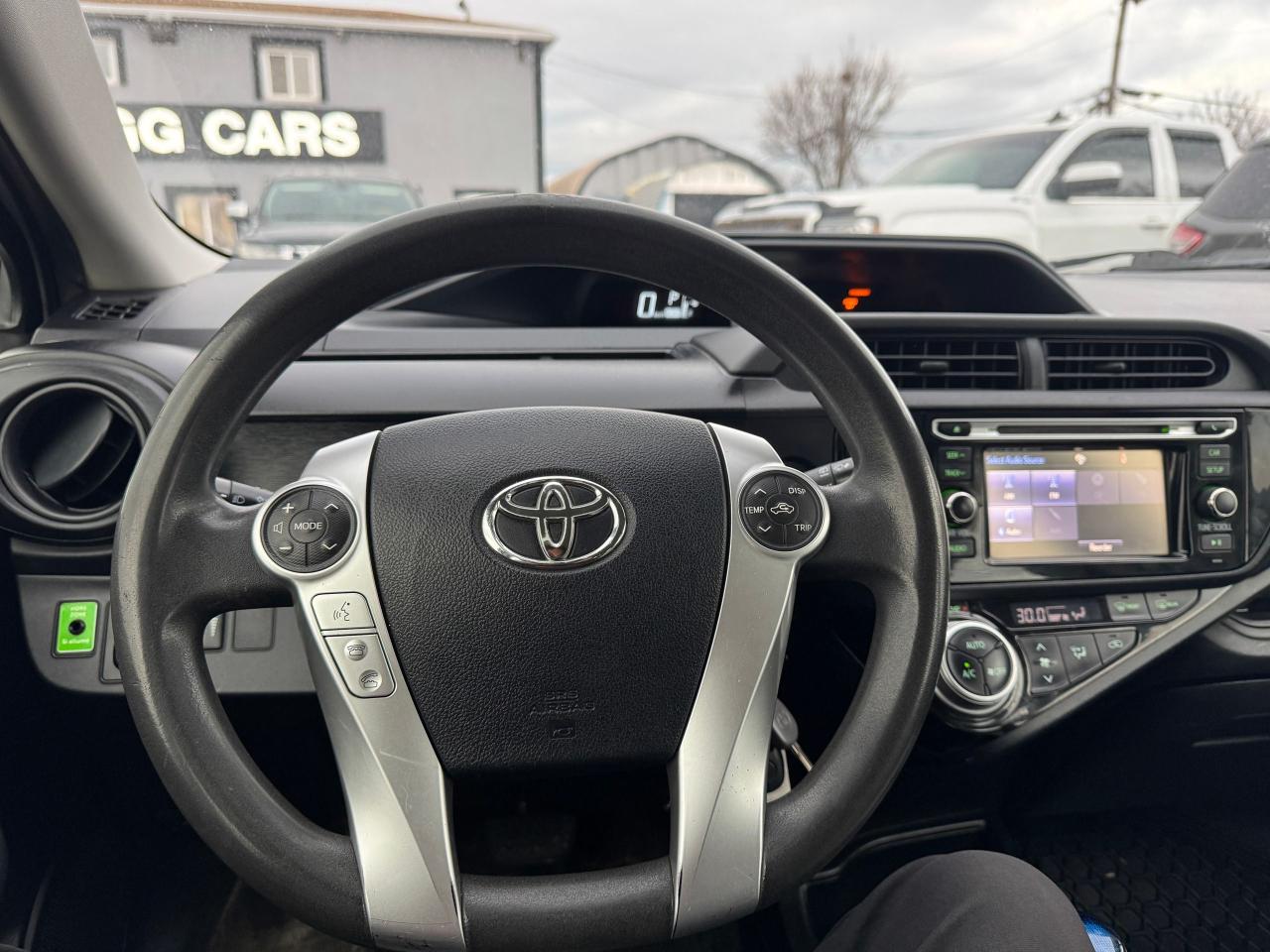 2015 Toyota Prius c Technology - Photo #11