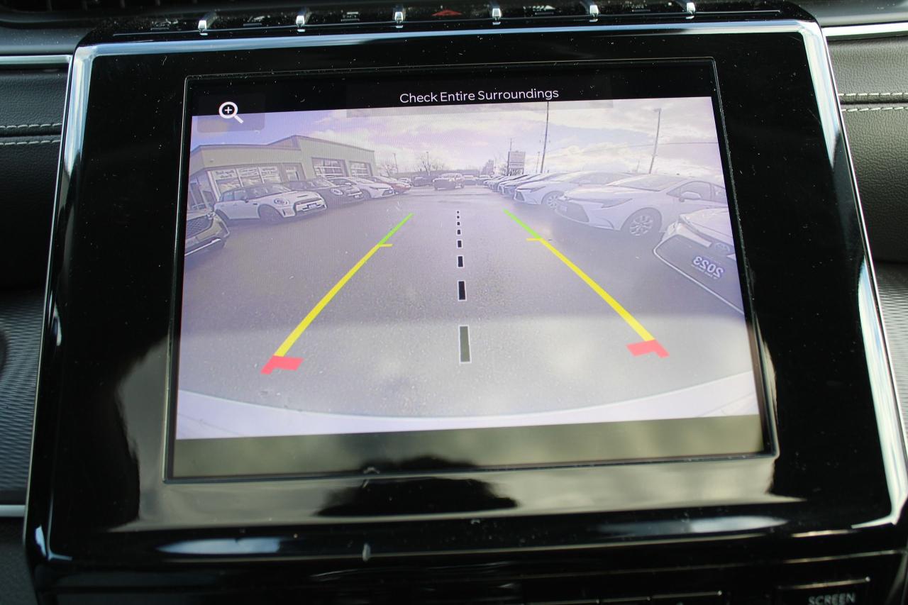 2023 Jeep Grand Cherokee LAREDO 4x4 Photo