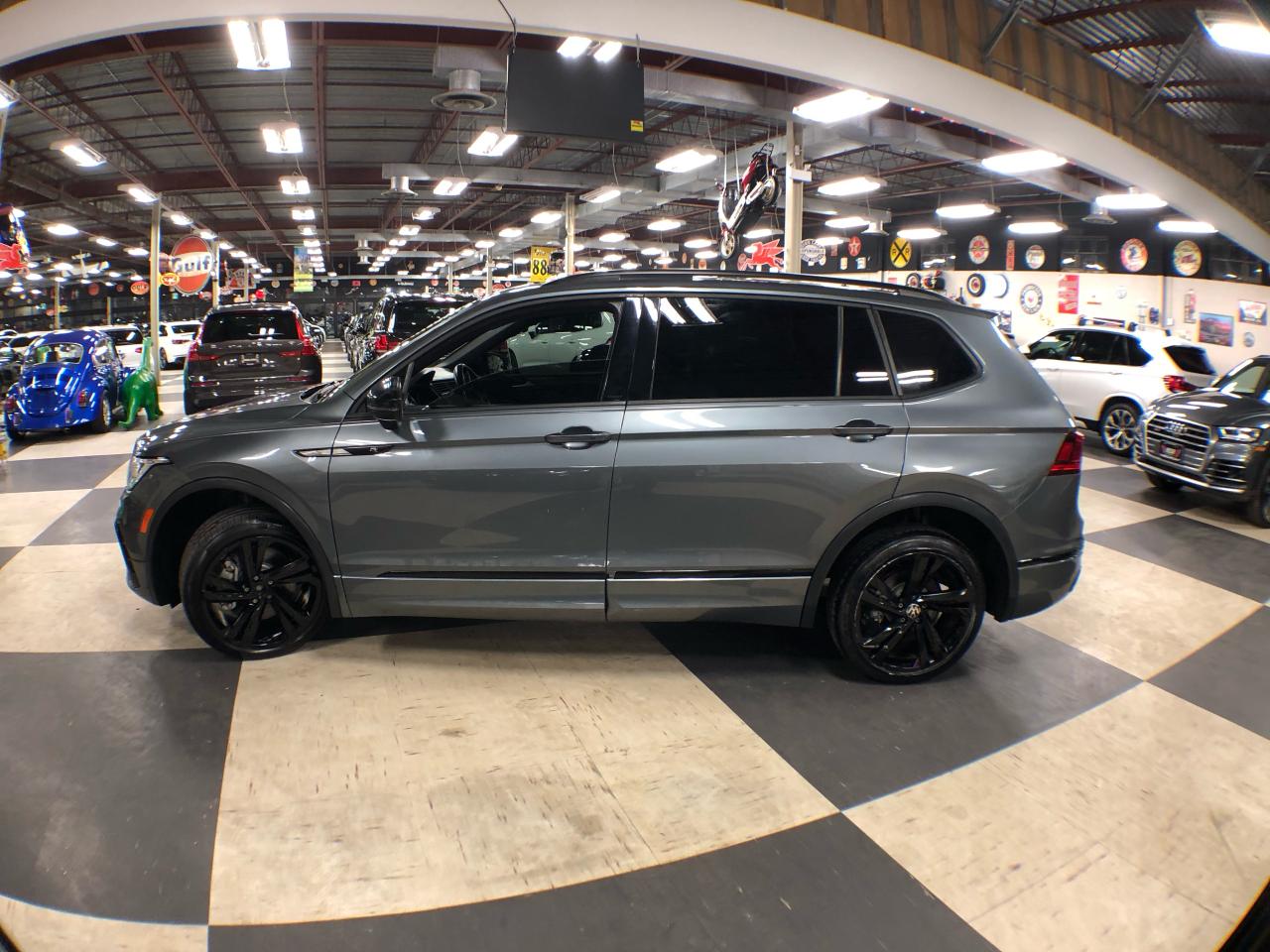 2023 Volkswagen Tiguan COMFORTLINE R-LINE B/EDITION AWD LEATHER PAN/ROOF Photo3