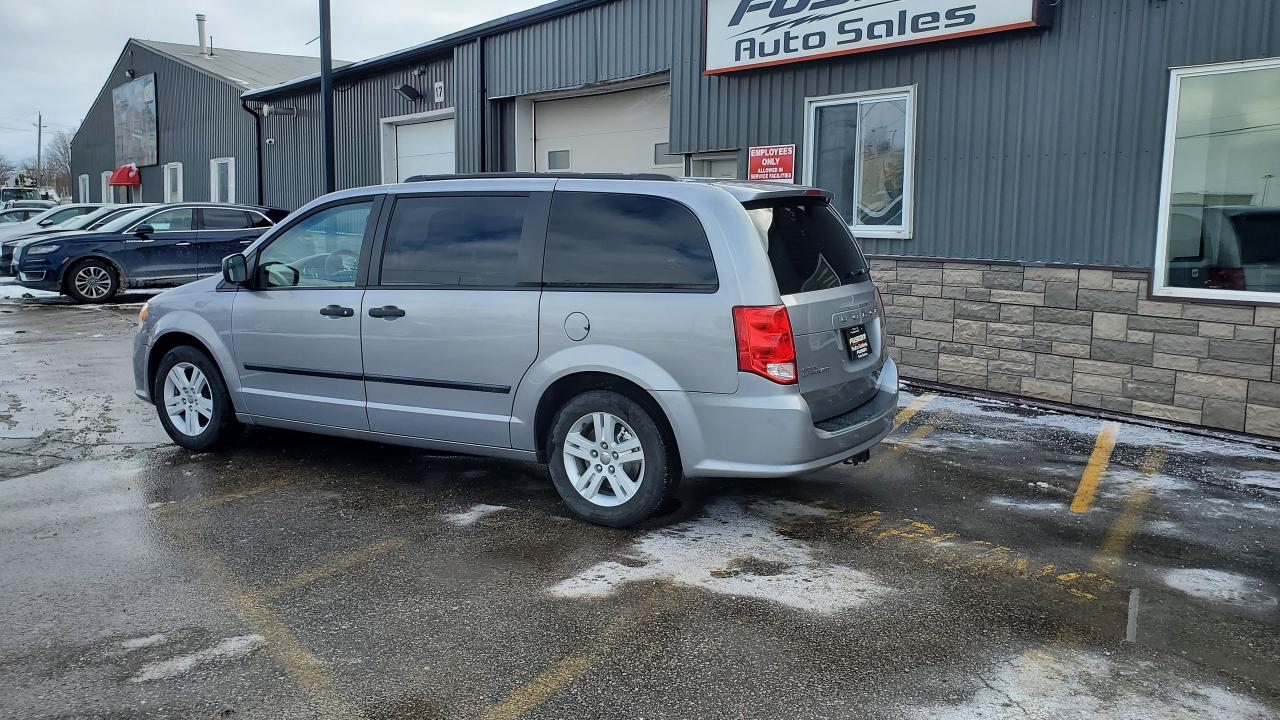 2017 Dodge Grand Caravan CANADA VALUE PACKAGE Photo2