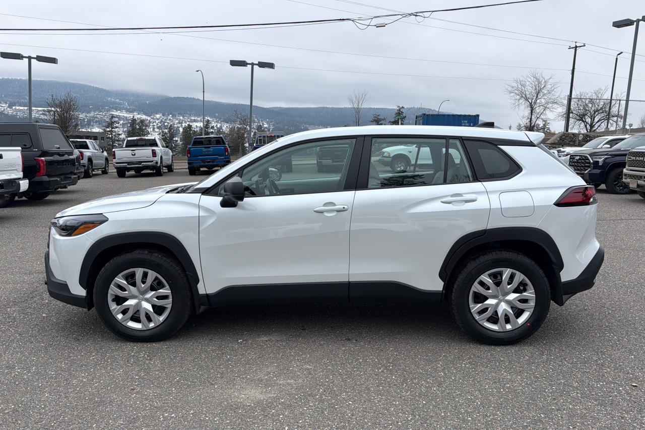 2026 Toyota Corolla Cross L AWD Photo3