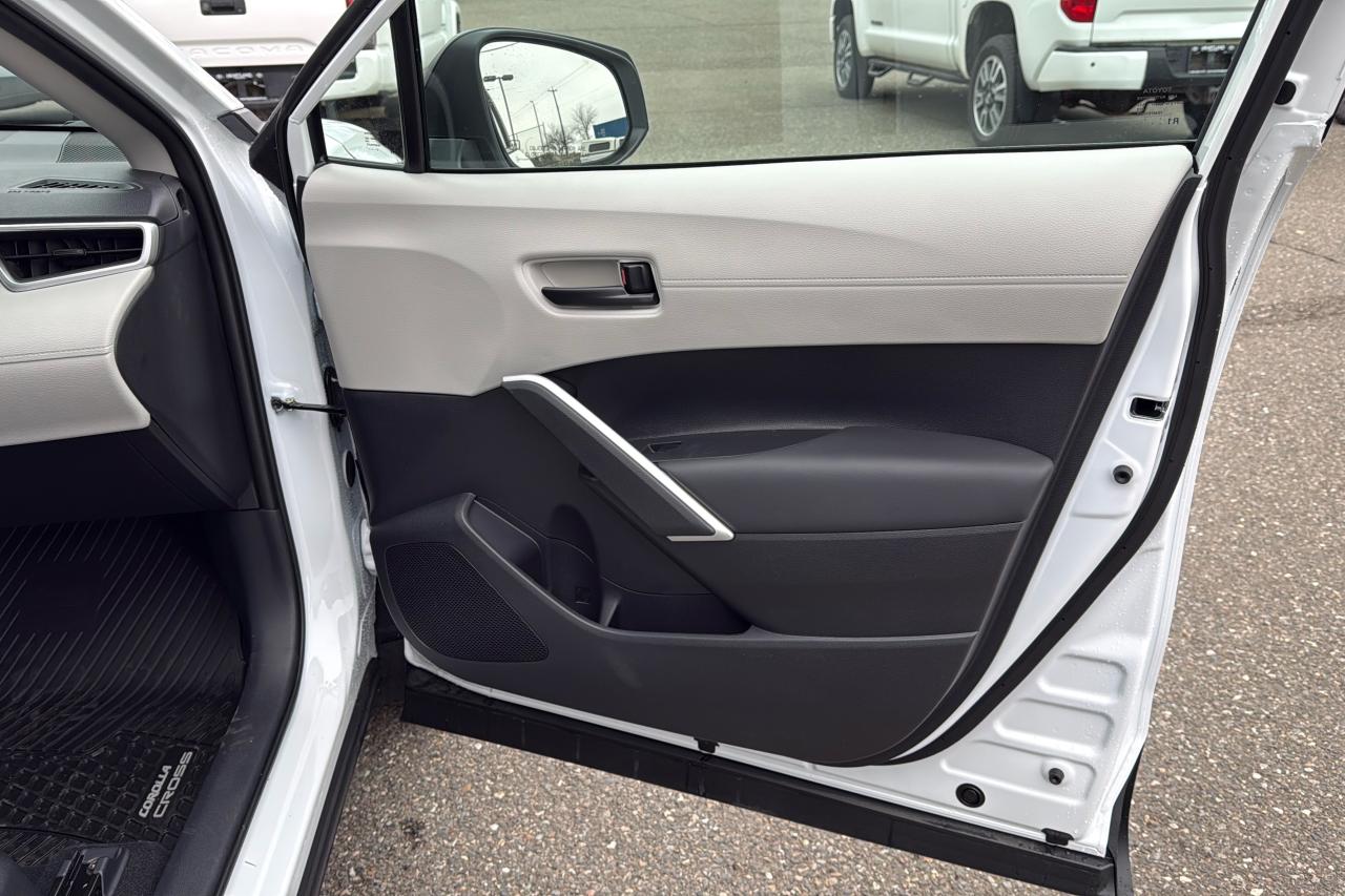 2026 Toyota Corolla Cross L AWD Photo