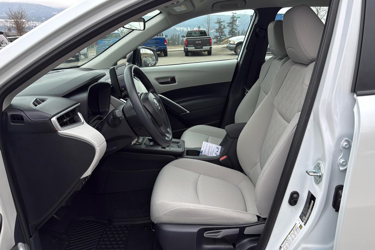 2026 Toyota Corolla Cross L AWD Photo