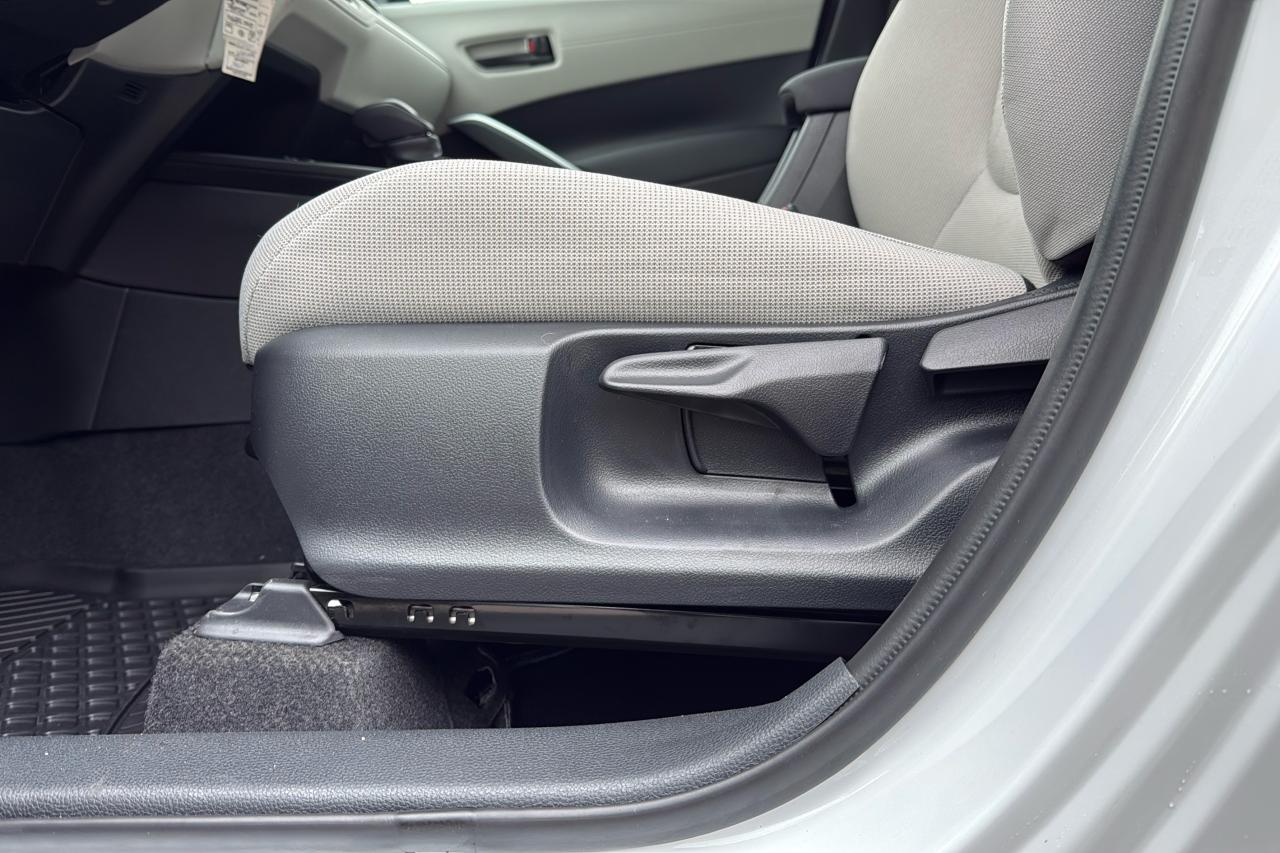 2026 Toyota Corolla Cross L AWD Photo