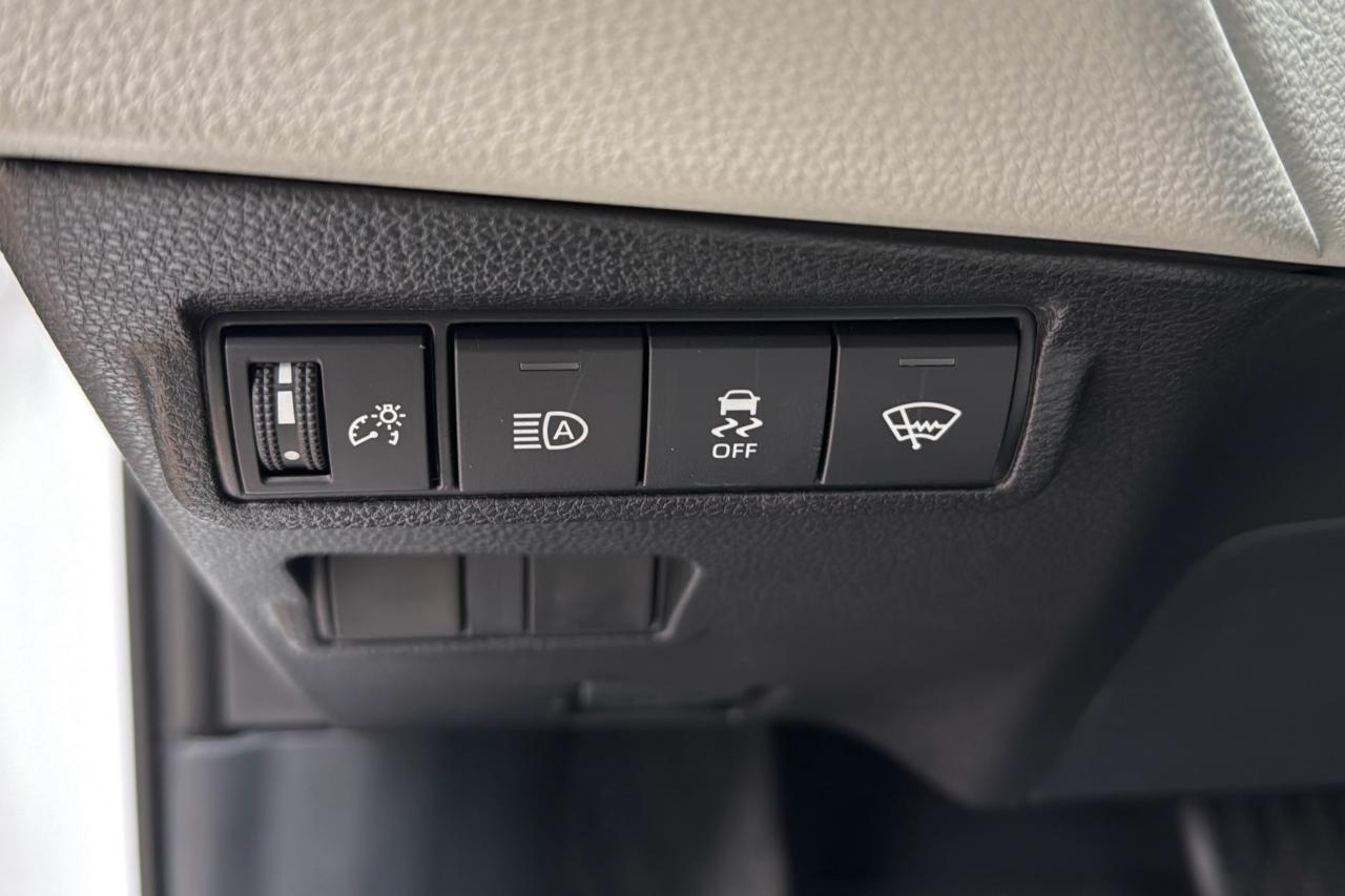 2026 Toyota Corolla Cross L AWD Photo