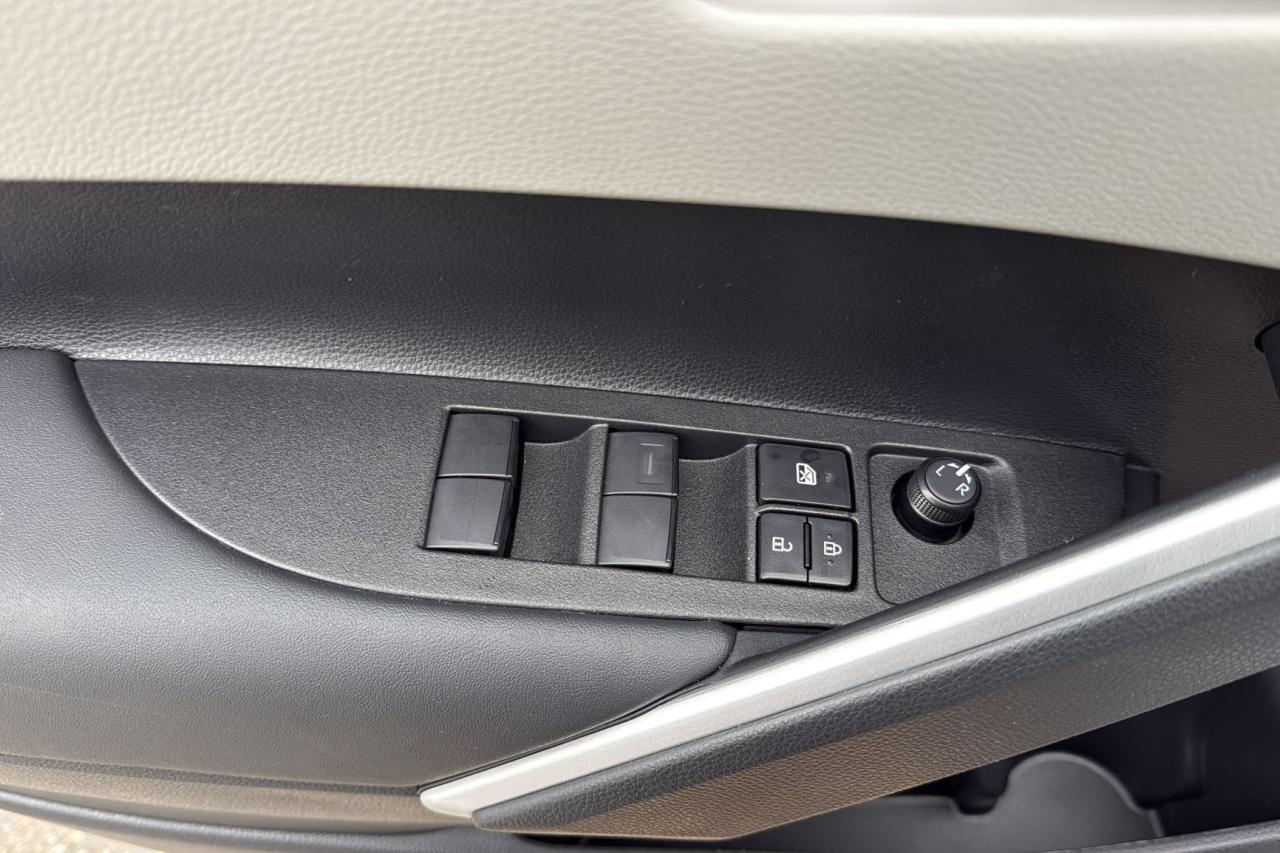 2026 Toyota Corolla Cross L AWD Photo