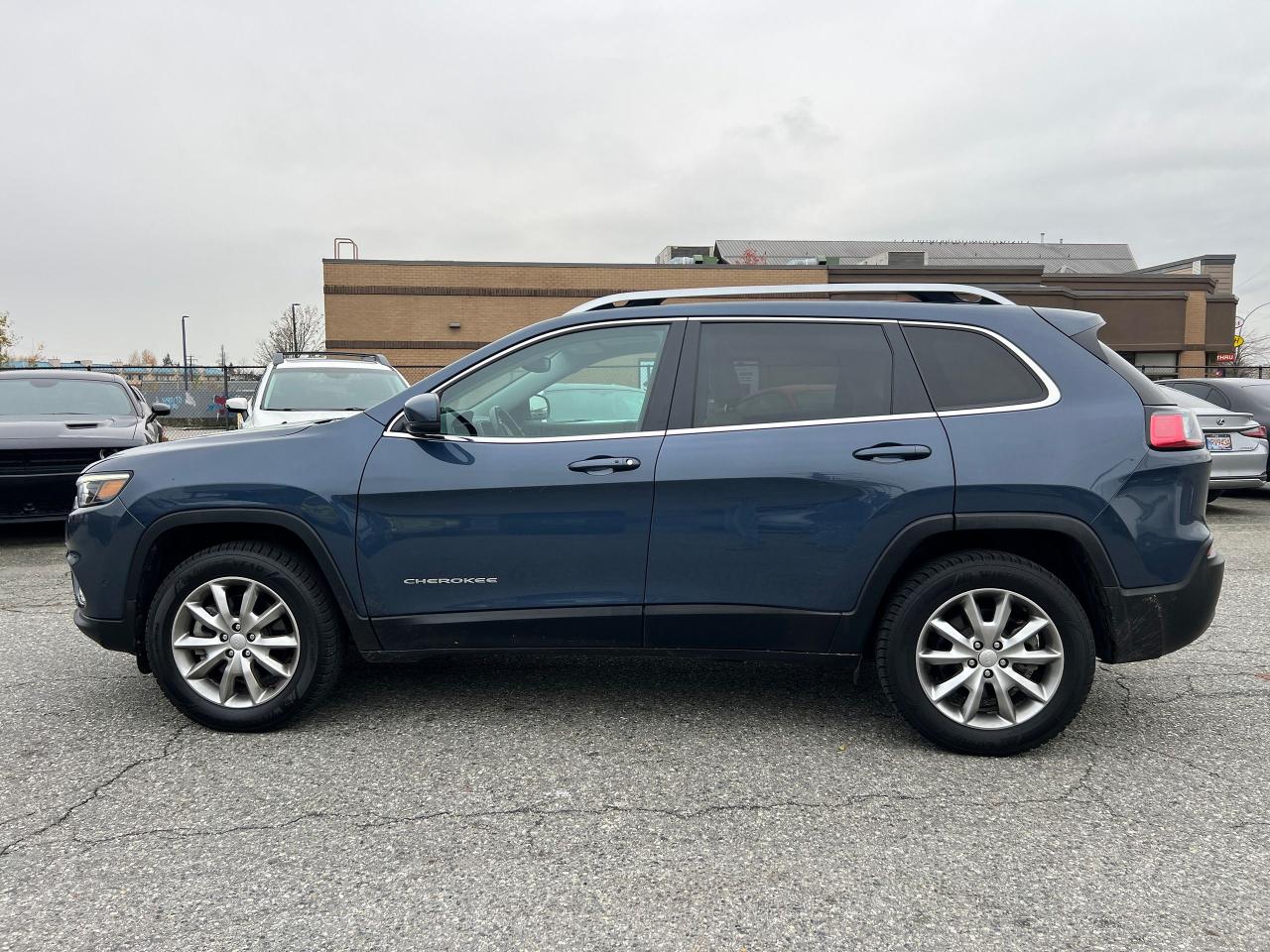 2021 Jeep Cherokee Limited - Photo #4