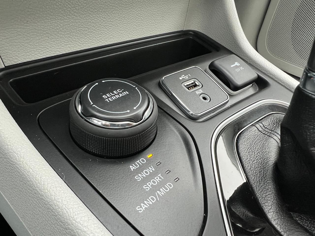 2021 Jeep Cherokee Limited - Photo #9