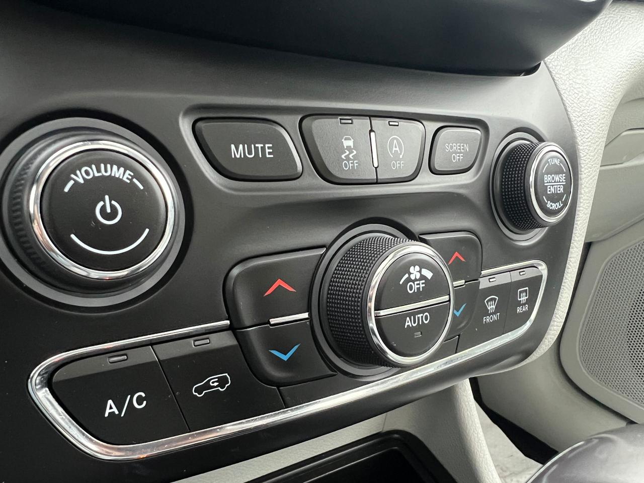 2021 Jeep Cherokee Limited - Photo #15