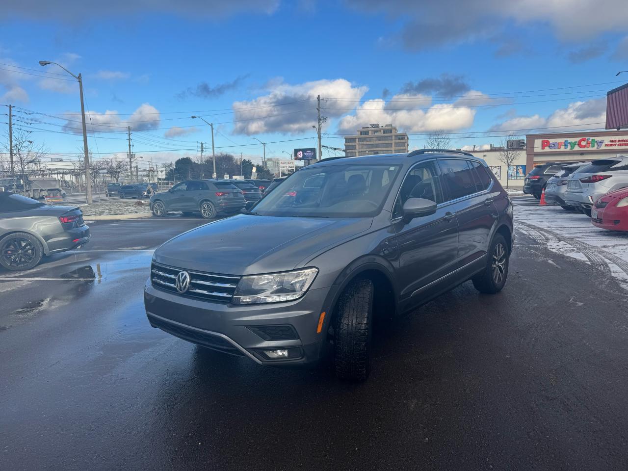 2018 Volkswagen Tiguan COMFORTLINE AWD LEATHER PAN/ROOF B/SPOT CAMERA Photo