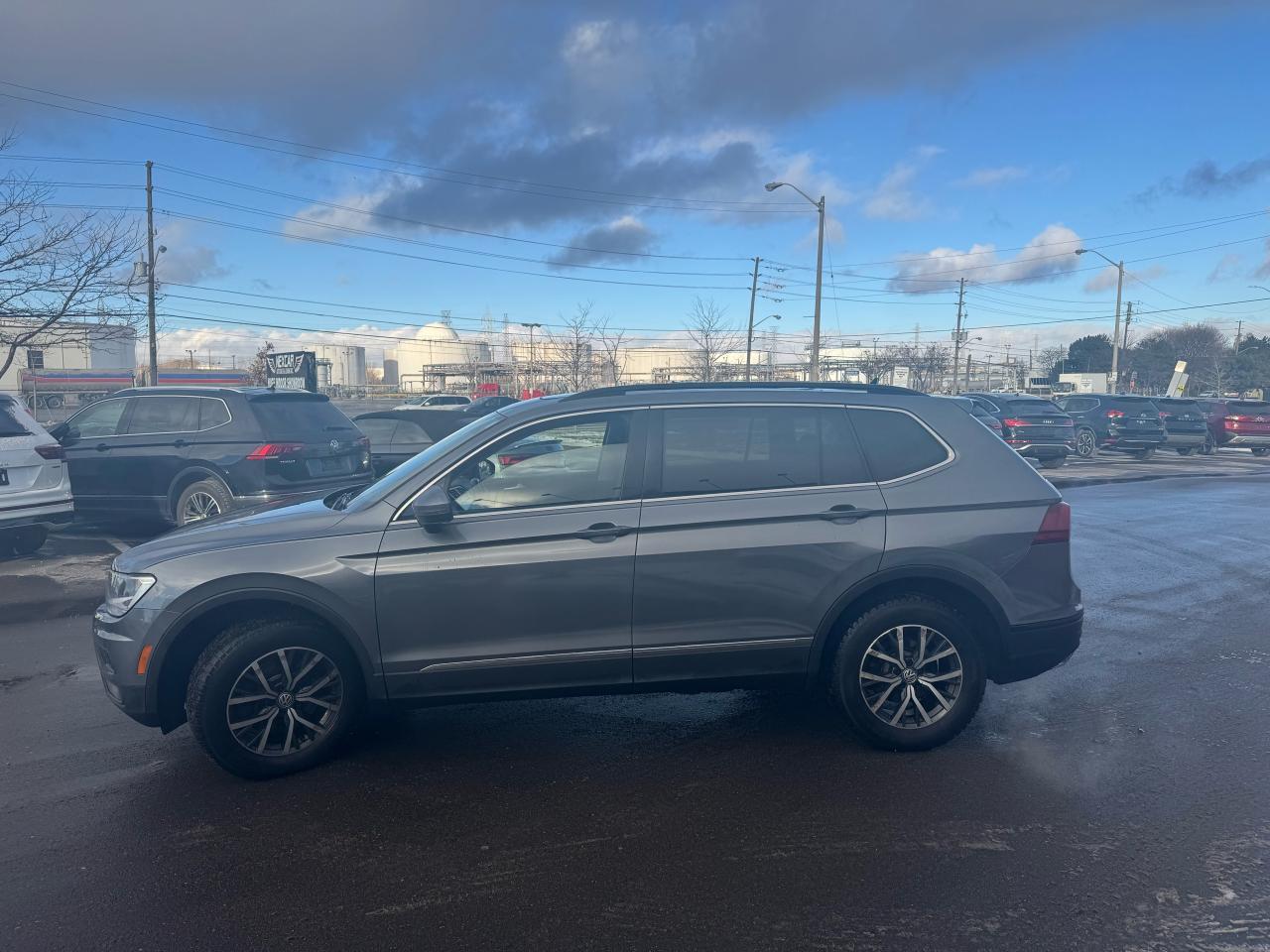 2018 Volkswagen Tiguan COMFORTLINE AWD LEATHER PAN/ROOF B/SPOT CAMERA Photo3