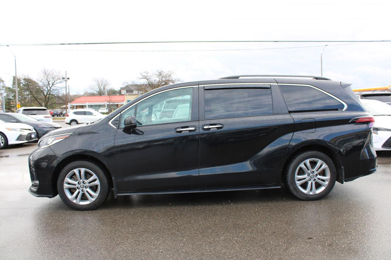 2021 Toyota Sienna XSE 7-Passenger AWD Photo3