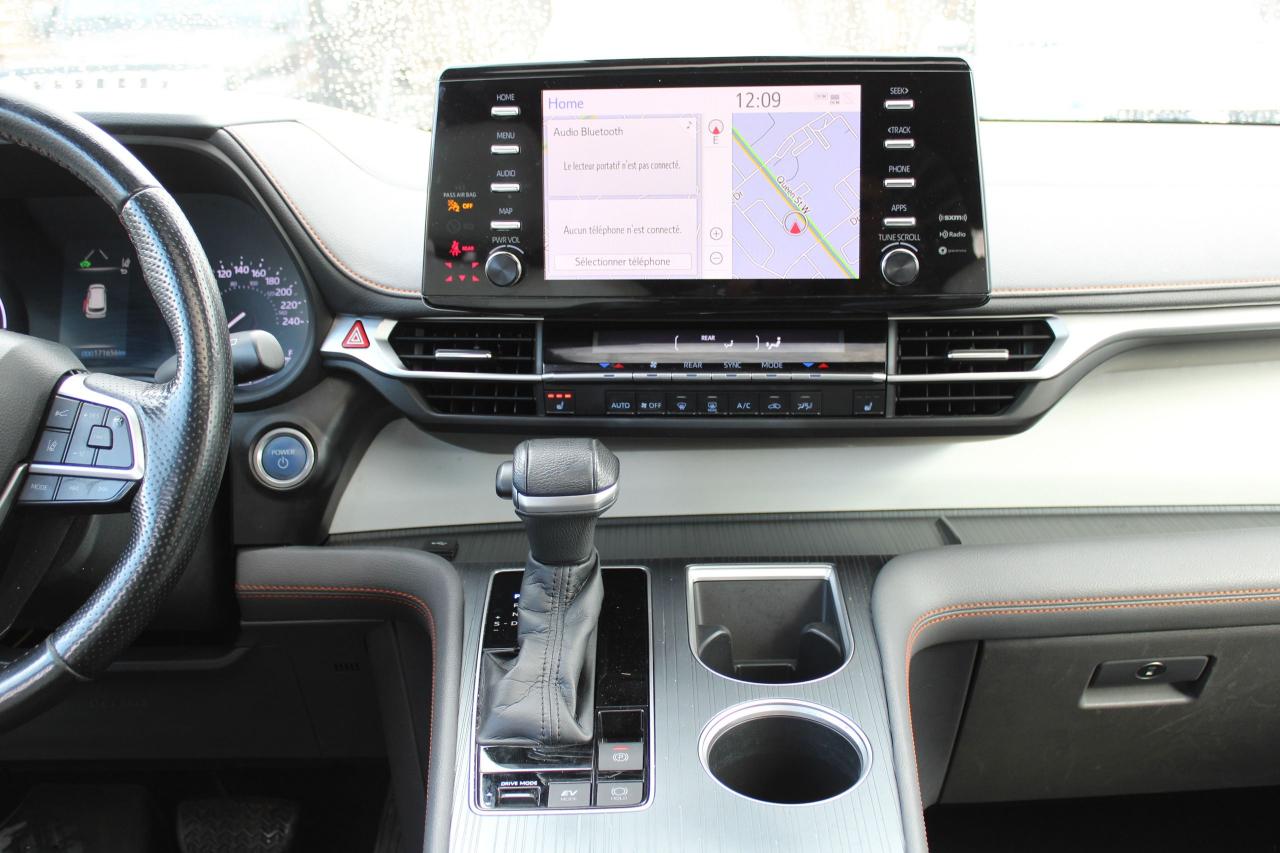 2021 Toyota Sienna XSE 7-Passenger AWD Photo