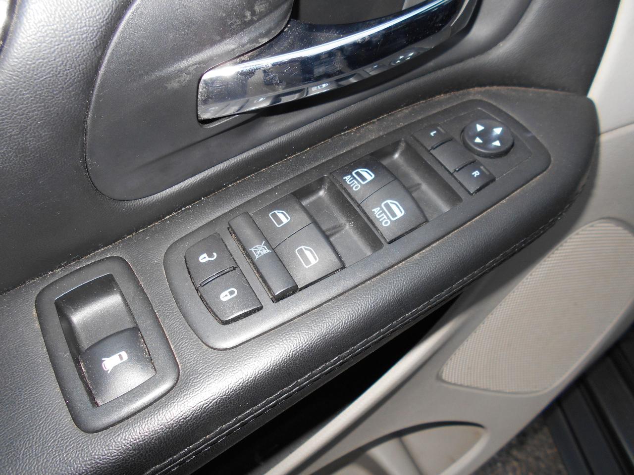 2016 Dodge Grand Caravan SE Plus-Wheelchair Accessible Rear Entry-Manual Photo